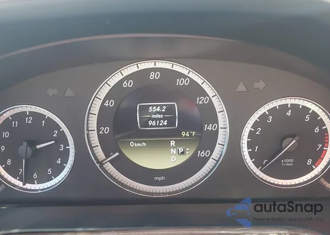 2012 Mercedes-Benz E 350 z USA, uszkodzony, nr VIN WDDHF5KB4CA642772